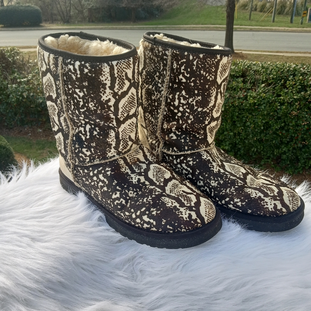 UGG